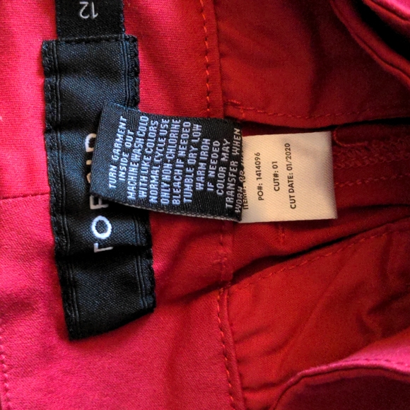 Torrid NWOT Red Cuffed Sateen Shorts, size 12 - Picture 12 of 13